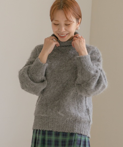 ITEMS URBANRESEARCH(アイテムズ アーバンリサーチ)の「ウールミックスタートルネックニット(ニット/セーター・レディース・ベージュ/チャコールグレー/グリーン・FREE)」の9枚目の写真