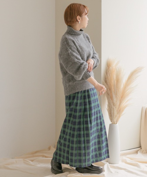 ITEMS URBANRESEARCH(アイテムズ アーバンリサーチ)の「ウールミックスタートルネックニット(ニット/セーター・レディース・ベージュ/チャコールグレー/グリーン・FREE)」の14枚目の写真