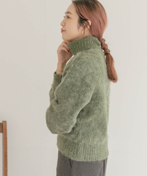 ITEMS URBANRESEARCH(アイテムズ アーバンリサーチ)の「ウールミックスタートルネックニット(ニット/セーター・レディース・ベージュ/チャコールグレー/グリーン・FREE)」の15枚目の写真