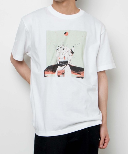 WEGO GRAPHICS（ウィゴーグラフィックス）の「WEGO/放課後アート部Tシャツ わ胡（Tシャツ/カットソー・メンズ・ホワイト/ライトピンク・MEDIUM/LARGE/X-LARGE）」の2枚目の写真