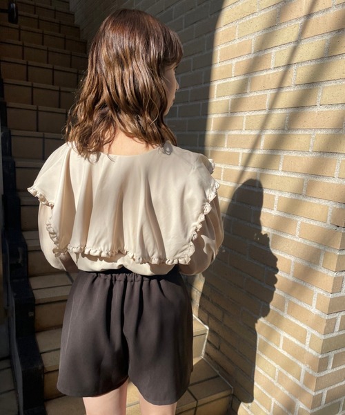 one after another NICE CLAUP(ワンアフターアナザーナイスクラップ)の「ビックカラ―メローブラウス(シャツ/ブラウス・レディース・ベージュ/オフホワイト/ストライプ/ドット・FREE)」の6枚目の写真