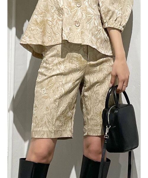 EMODA（エモダ）の「【WEB限定】センタープレスハーフパンツ（その他パンツ・レディース・ブラック/ベージュ/グレー・SMALL/MEDIUM）」の3枚目の写真