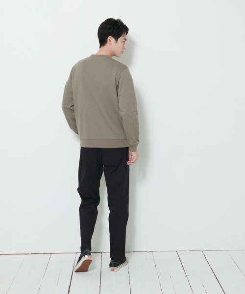 OUTDOOR PRODUCTS APPAREL（アウトドアプロダクツアパレル）の「防シワ　UVカット　ポンチ素材袖エンボスロゴスウェットトレーナー　イージーケア商材　ワンポイントブランドロゴ（スウェット・メンズ・ブラック/カーキ/ホワイト・LARGE/X-LARGE/MEDIUM）」の8枚目の写真