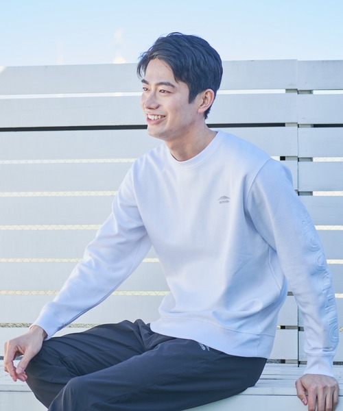 OUTDOOR PRODUCTS APPAREL（アウトドアプロダクツアパレル）の「防シワ　UVカット　ポンチ素材袖エンボスロゴスウェットトレーナー　イージーケア商材　ワンポイントブランドロゴ（スウェット・メンズ・ブラック/カーキ/ホワイト・LARGE/X-LARGE/MEDIUM）」の15枚目の写真