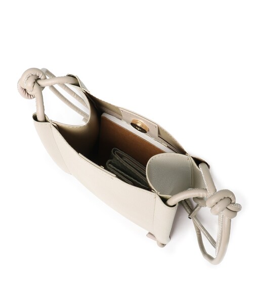 SHOO・LA・RUE（シューラルー）の「◆ノットデザインショルダーバッグ（ショルダーバッグ・レディース・ライトベージュ/ブラック/ライトグレー/ライトグリーン系・00）」の10枚目の写真