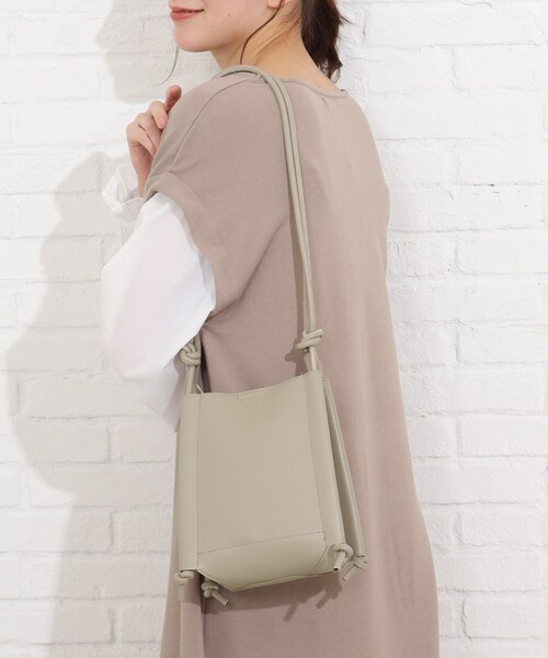 SHOO・LA・RUE（シューラルー）の「◆ノットデザインショルダーバッグ（ショルダーバッグ・レディース・ライトベージュ/ブラック/ライトグレー/ライトグリーン系・00）」の11枚目の写真