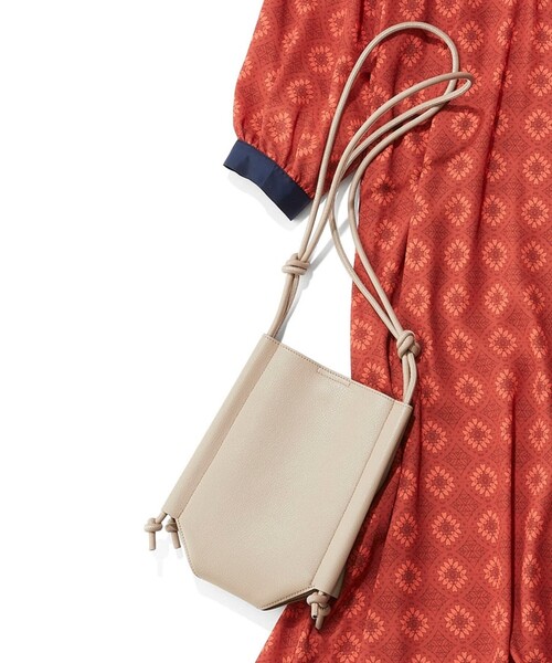 SHOO・LA・RUE（シューラルー）の「◆ノットデザインショルダーバッグ（ショルダーバッグ・レディース・ライトベージュ/ブラック/ライトグレー/ライトグリーン系・00）」の18枚目の写真