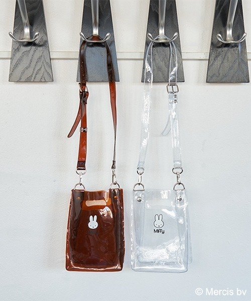 b・ROOM(ビールーム)の「【ミッフィー】MIFFYアクリルショルダーバッグ(ショルダーバッグ・キッズ・ホワイト/キャメル・FREE)」の15枚目の写真