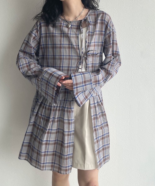 w closet(ダブルクローゼット)の「前リボンティアードチュニックはおり(シャツ/ブラウス・レディース・ブルー/グリーン・FREE)」の2枚目の写真