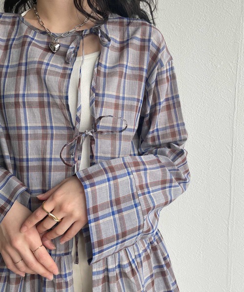 w closet(ダブルクローゼット)の「前リボンティアードチュニックはおり(シャツ/ブラウス・レディース・ブルー/グリーン・FREE)」の9枚目の写真