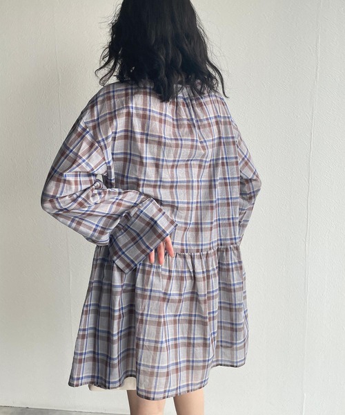 w closet(ダブルクローゼット)の「前リボンティアードチュニックはおり(シャツ/ブラウス・レディース・ブルー/グリーン・FREE)」の13枚目の写真