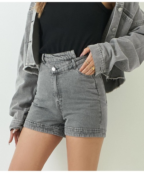 ANAP（アナップ）の「デニムデザインショートパンツ（デニムパンツ・レディース・オフホワイト/インディゴブルー/スミクロ/ブラック・L/M/S）」の3枚目の写真