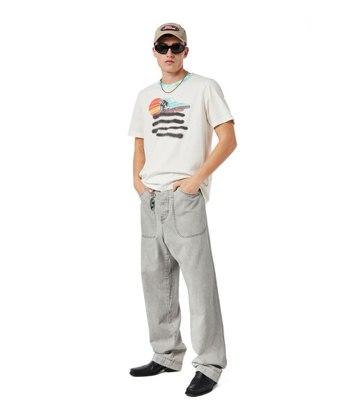 DIESEL(ディーゼル)の「メンズ Tシャツ ピグメント加工(Tシャツ/カットソー・メンズ・ホワイト・LARGE/SMALL/XX-LARGE/MEDIUM/X-LARGE/X-SMALL/XXX-LARGE)」の2枚目の写真