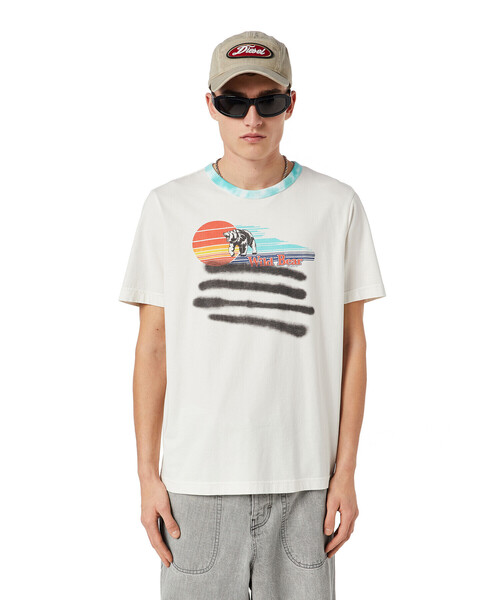 DIESEL(ディーゼル)の「メンズ Tシャツ ピグメント加工(Tシャツ/カットソー・メンズ・ホワイト・LARGE/SMALL/XX-LARGE/MEDIUM/X-LARGE/X-SMALL/XXX-LARGE)」の6枚目の写真