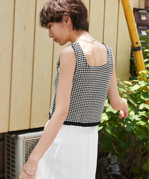 Auntie Rosa Holiday（アンティローザホリデー）の「スクエアジャガードニットタンク（タンクトップ・レディース・オフホワイト/ブルー/オレンジ・FREE）」の2枚目の写真