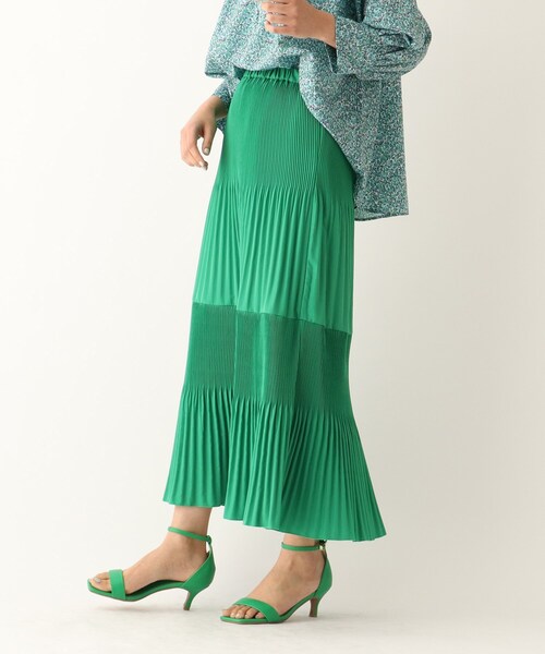 OPAQUE.CLIP（オペークドットクリップ）の「◆【C】ライトタフタ ティアードプリーツスカート（スカート・レディース・キャメル/ブラック/グリーン・40/36/38）」の2枚目の写真