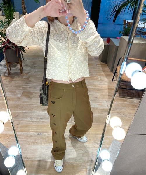 Alley by w closet（アリーバイダブルクローゼット）の「【お気に入り数5.9万人突破 / Alley】サイドライン刺繍デニムパンツ（デニムパンツ・レディース・ブルー/コーラルピンク/ブラック系その他/カーキ/インディゴブルー/アイボリー/イエロー/サックスブルー/ピンク/ブラック系/ブルー系/ブラック系1/ブルー系1・FREE）」の16枚目の写真