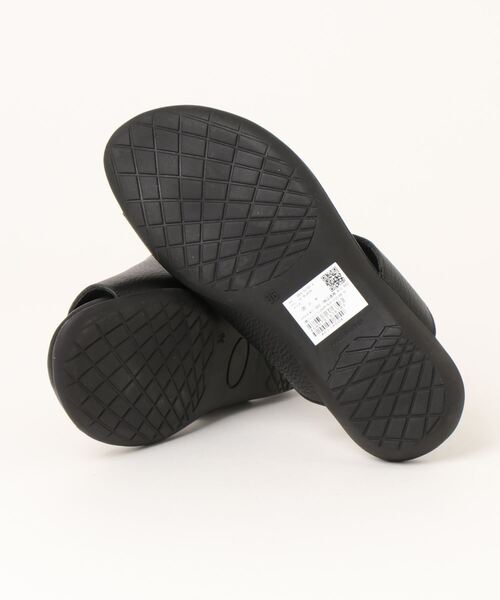 SALON adam et rope'(サロン アダム エ ロペ)の「【ARTESANOS(アルテサノス)】トングサンダル(サンダル・レディース・ブラック/ホワイト/キャメル・36/37/38)」の16枚目の写真