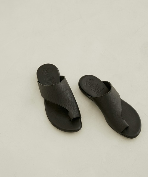 SALON adam et rope'(サロン アダム エ ロペ)の「【ARTESANOS(アルテサノス)】トングサンダル(サンダル・レディース・ブラック/ホワイト/キャメル・36/37/38)」の3枚目の写真