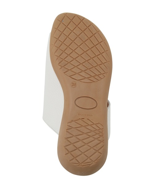 SALON adam et rope'(サロン アダム エ ロペ)の「【ARTESANOS(アルテサノス)】トングサンダル(サンダル・レディース・ブラック/ホワイト/キャメル・36/37/38)」の14枚目の写真