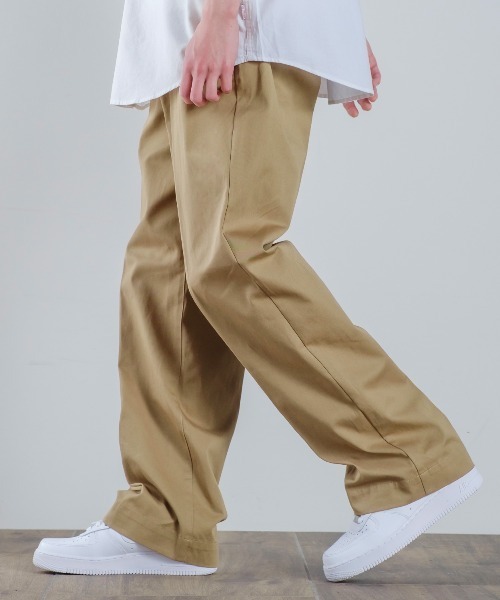 improves(インプローブス)の「ツイル ワイド チノ カラーパンツ(チノパンツ・メンズ・チャコールグレー/レッド/ワイン/ブラック/オレンジ/キナリ/ベージュ/マスタード/ダークグリーン/ブルー・MEDIUM/LARGE)」の4枚目の写真