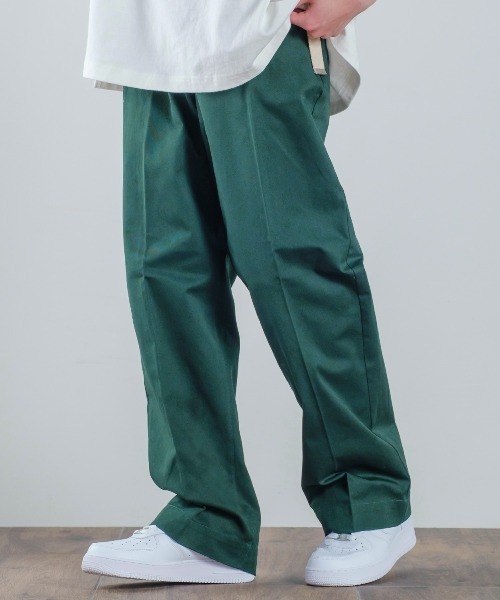 improves(インプローブス)の「ツイル ワイド チノ カラーパンツ(チノパンツ・メンズ・チャコールグレー/レッド/ワイン/ブラック/オレンジ/キナリ/ベージュ/マスタード/ダークグリーン/ブルー・MEDIUM/LARGE)」の5枚目の写真