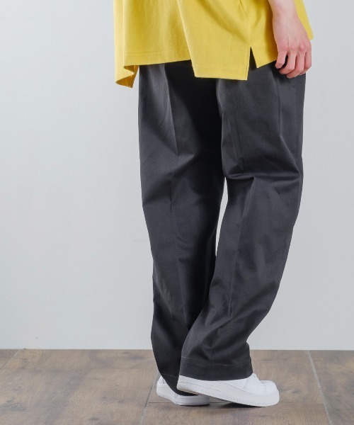 improves(インプローブス)の「ツイル ワイド チノ カラーパンツ(チノパンツ・メンズ・チャコールグレー/レッド/ワイン/ブラック/オレンジ/キナリ/ベージュ/マスタード/ダークグリーン/ブルー・MEDIUM/LARGE)」の18枚目の写真