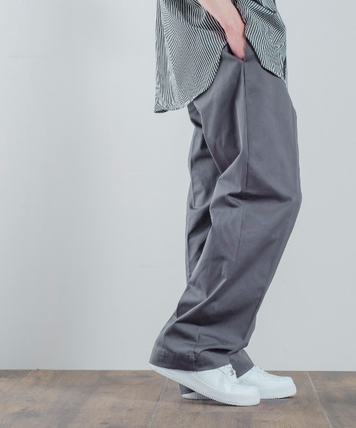 improves(インプローブス)の「ツイル ワイド チノ カラーパンツ(チノパンツ・メンズ・チャコールグレー/レッド/ワイン/ブラック/オレンジ/キナリ/ベージュ/マスタード/ダークグリーン/ブルー・MEDIUM/LARGE)」の21枚目の写真