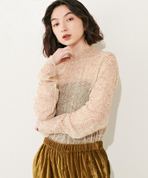 Lui's（ルイス）の「ゼブラプリントシアートップス（Tシャツ/カットソー・レディース・ベージュ/ブラウン・FREE）」の2枚目の写真