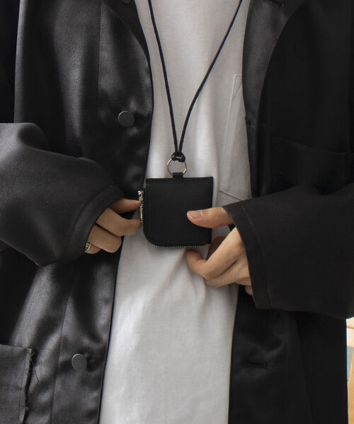 GLOSTER（グロスター）の「【GLOSTER/グロスター】プエブロレザー ミニポーチネックレス 日本製 ネックウォレット（ネックレス・メンズ・ブラック/キャメル・FREE）」の6枚目の写真