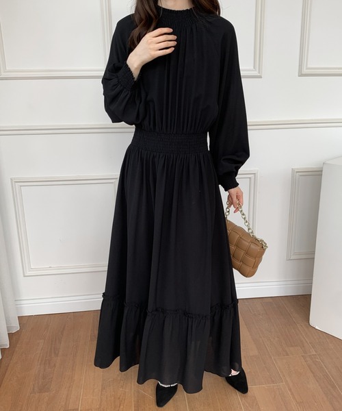 ECLIN（エクラン）の「パフスリーブシャーリングティアードマキシワンピース（ワンピース・レディース・ブラック/ネイビー/ブラウン/グリーン・FREE）」の5枚目の写真