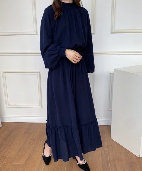 ECLIN（エクラン）の「パフスリーブシャーリングティアードマキシワンピース（ワンピース・レディース・ブラック/ネイビー/ブラウン/グリーン・FREE）」の9枚目の写真