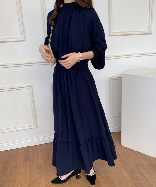 ECLIN（エクラン）の「パフスリーブシャーリングティアードマキシワンピース（ワンピース・レディース・ブラック/ネイビー/ブラウン/グリーン・FREE）」の16枚目の写真