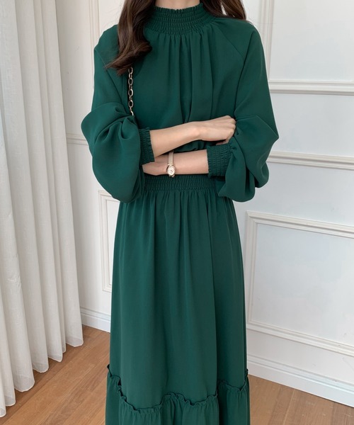 ECLIN（エクラン）の「パフスリーブシャーリングティアードマキシワンピース（ワンピース・レディース・ブラック/ネイビー/ブラウン/グリーン・FREE）」の17枚目の写真