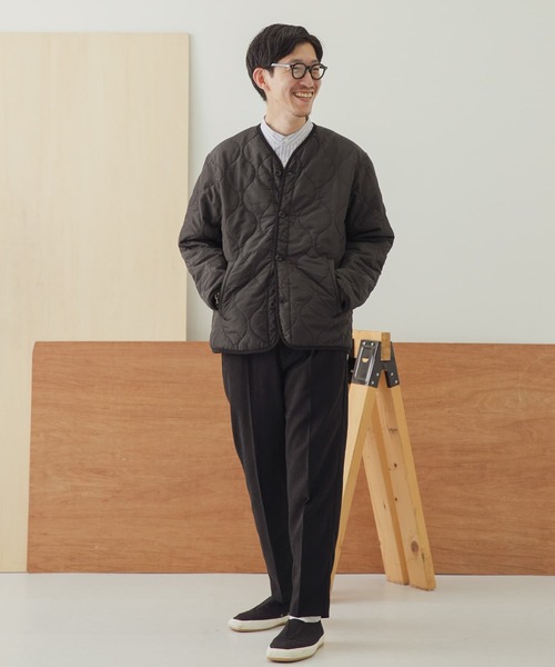 ITEMS URBANRESEARCH(アイテムズ アーバンリサーチ)の「瓢箪キルト カラーレス 中綿ライナージャケット(ミリタリージャケット・メンズ・カーキ/ブラック・MEDIUM/LARGE)」の13枚目の写真