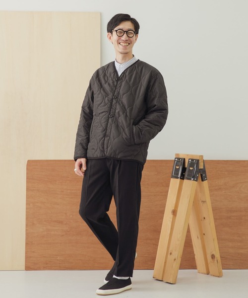 ITEMS URBANRESEARCH(アイテムズ アーバンリサーチ)の「瓢箪キルト カラーレス 中綿ライナージャケット(ミリタリージャケット・メンズ・カーキ/ブラック・MEDIUM/LARGE)」の14枚目の写真