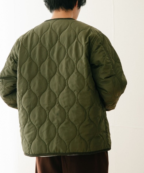 ITEMS URBANRESEARCH(アイテムズ アーバンリサーチ)の「瓢箪キルト カラーレス 中綿ライナージャケット(ミリタリージャケット・メンズ・カーキ/ブラック・MEDIUM/LARGE)」の19枚目の写真