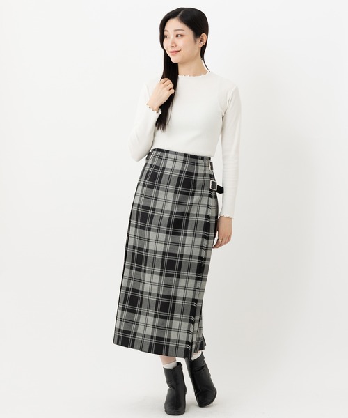 O'NEIL of DUBLIN(オニールオブダブリン)の「O'NEIL OF DUBLIN オニールオブダブリン ウーステッドウール100% ロングスカート 83cm Wワイドベルト(スカート・レディース・チャコールグレー/ダークグリーン/ベージュ/ネイビー/ブラウン/カーキ/イエロー/ブルー/ブラック×ホワイト/ダークブルー/ブルー系その他/ブルー系その他2/ブルー系その他3/ブラック/ブラック系その他/ネイビー系1/ライトグレー/ライトブラウン/ダークパープル/ピンク/シルバーグレー/グリーン/ブラウン×イエロー/レンガ/イエロー× ブルー/グレー/レッド/パープル/ブルー系その他6/ブルー系その他5/ブルー系その他4/グレー系その他2/パープル系その他/ブラウン系その他/グレー系その他/ダークベージュ/パープル系/グリーン系/グリーン系その他/マスタード/ホワイト×ネイビー/ダークグレー/グレー系その他3/グリーン系その他2/オレンジ/ベージュ系その他/ホワイト×グリーン/ブラウン系その他2/ウィート/ブルー系その他7/グレイッシュブルー/ブラウン系その他3/グレー系その他4/グリーン系その他3・6/8/10/12/14/4)」の14枚目の写真