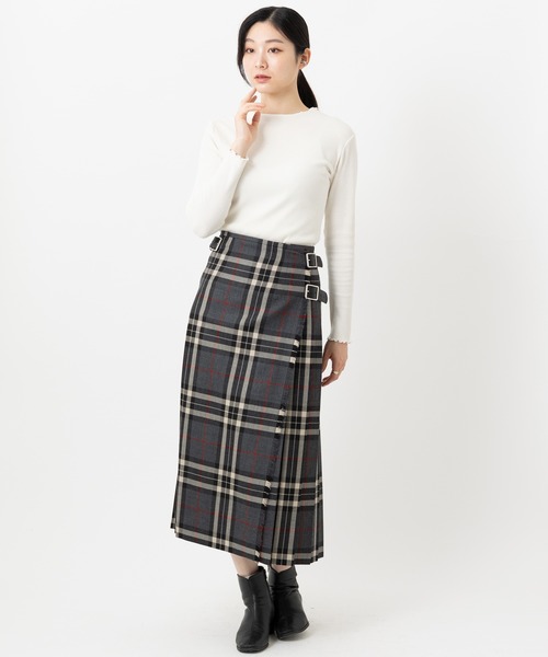 O'NEIL of DUBLIN(オニールオブダブリン)の「O'NEIL OF DUBLIN オニールオブダブリン ウーステッドウール100% ロングスカート 83cm Wワイドベルト(スカート・レディース・チャコールグレー/ダークグリーン/ベージュ/ネイビー/ブラウン/カーキ/イエロー/ブルー/ブラック×ホワイト/ダークブルー/ブルー系その他/ブルー系その他2/ブルー系その他3/ブラック/ブラック系その他/ネイビー系1/ライトグレー/ライトブラウン/ダークパープル/ピンク/シルバーグレー/グリーン/ブラウン×イエロー/レンガ/イエロー× ブルー/グレー/レッド/パープル/ブルー系その他6/ブルー系その他5/ブルー系その他4/グレー系その他2/パープル系その他/ブラウン系その他/グレー系その他/ダークベージュ/パープル系/グリーン系/グリーン系その他/マスタード/ホワイト×ネイビー/ダークグレー/グレー系その他3/グリーン系その他2/オレンジ/ベージュ系その他/ホワイト×グリーン/ブラウン系その他2/ウィート/ブルー系その他7/グレイッシュブルー/ブラウン系その他3/グレー系その他4/グリーン系その他3・6/8/10/12/14/4)」の9枚目の写真