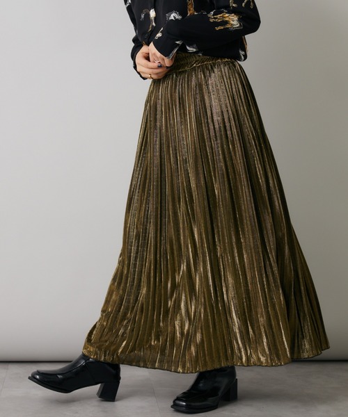 Bloom Closet(ブルームクローゼット)の「シャイニーアコーディオンプリーツスカート(スカート・レディース・ゴールド/シルバー/ブルー/ブラック・MEDIUM/LARGE)」の4枚目の写真