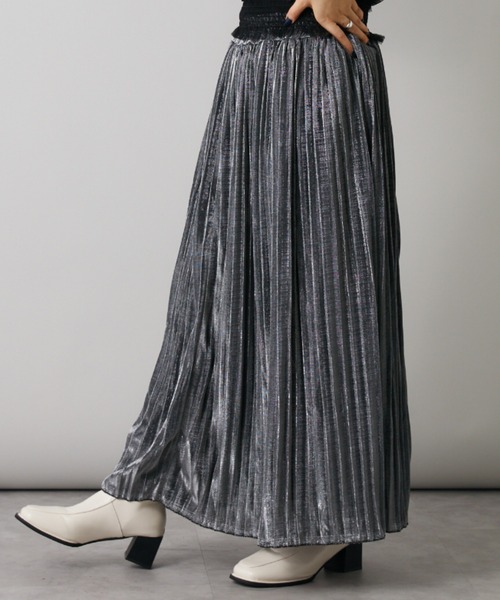 Bloom Closet(ブルームクローゼット)の「シャイニーアコーディオンプリーツスカート(スカート・レディース・ゴールド/シルバー/ブルー/ブラック・MEDIUM/LARGE)」の5枚目の写真