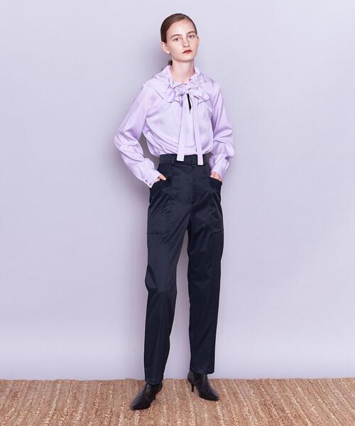 AEWEN MATOPH(イウエン マトフ)の「<AEWEN MATOPH>CU/C サテン ポケット テーパードパンツ(カーゴパンツ・レディース・ベージュ/ネイビー・36/38)」の3枚目の写真