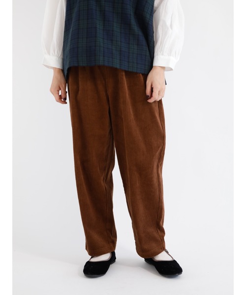 Samansa Mos2（サマンサ モスモス）の「太コーデュロイタックパンツ（その他パンツ・レディース・ピンク/ベージュ/ネイビー/ブラウン・ﾌﾘ-）」の2枚目の写真