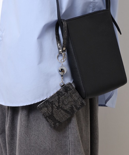 FUNALIVE（ファンアライブ）の「BNS select リール付パスケース（合成皮革）（パスケース・メンズ・キャメル/ホワイト/イエロー/ネイビー/ライトブルー/ライトピンク/ブラック/ブルー/グレー系その他/ベージュ系その他/ブラック系その他・FREE）」の17枚目の写真