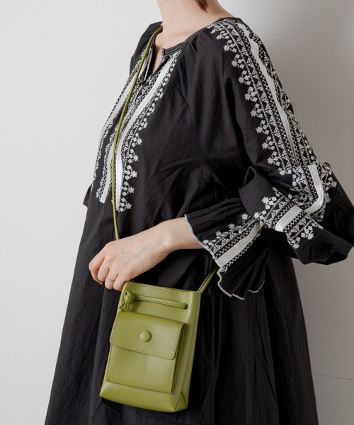 Kastane（カスタネ）の「【新色追加】ポケット付きミニショルダーBAG（ショルダーバッグ・レディース・アイボリー/ブラック/グリーン系その他/ブルー/パープル・FREE）」の4枚目の写真