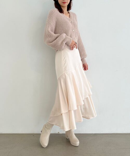 MAJESTIC LEGON（マジェスティックレゴン）の「サテンティアードスカート（スカート・レディース・アイボリー/モカ/グレー・SMALL/MEDIUM）」の4枚目の写真