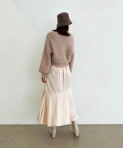 MAJESTIC LEGON（マジェスティックレゴン）の「サテンティアードスカート（スカート・レディース・アイボリー/モカ/グレー・SMALL/MEDIUM）」の5枚目の写真