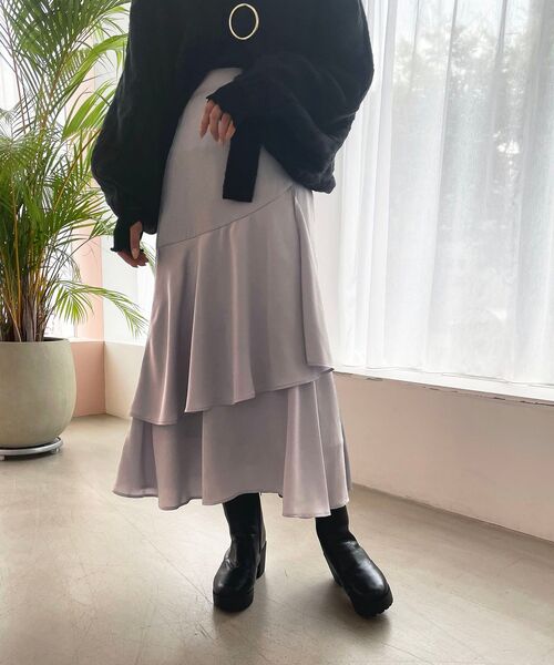 MAJESTIC LEGON（マジェスティックレゴン）の「サテンティアードスカート（スカート・レディース・アイボリー/モカ/グレー・SMALL/MEDIUM）」の19枚目の写真