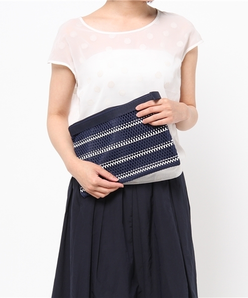 LBC(エルビーシー)の「Staff bag/MESH (クラッチバッグ・レディース・ホワイト/ネイビー・ONE SIZE)」の6枚目の写真