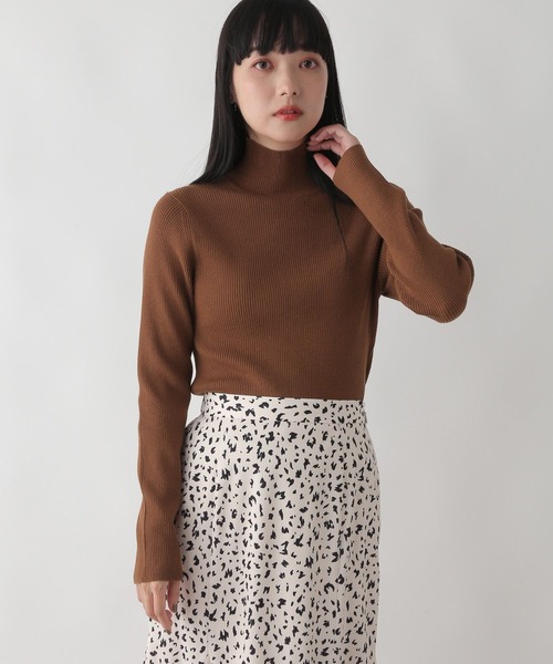 LOWRYS FARM(ローリーズファーム)の「12Gカラーリブタートル 294873(ニット/セーター・レディース・ホワイト/ブラウン/レッド/グリーン/ブラック・FREE)」の14枚目の写真